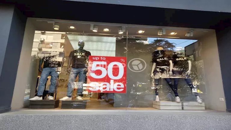 تصل لـ 50%.. رئيس شعبة الملابس الجاهزة يحدد موعد التخفيضات