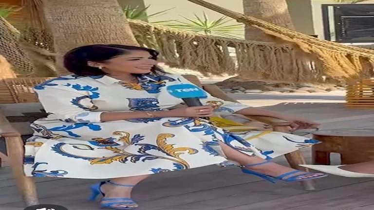منى زكي بفستان ساحر يتخطى 119 ألف جنيه