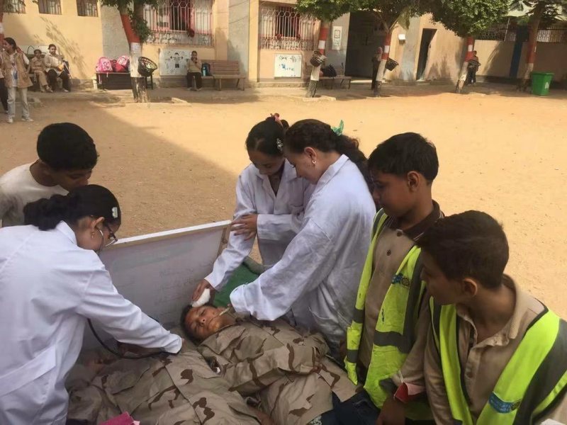 دمائكم فجر الوطن.. ​طلاب «مجمع الأحراز» بشبين القناطر يجسدون بطولات حرب أكتوبر في مشهد تمثيلي مؤثر