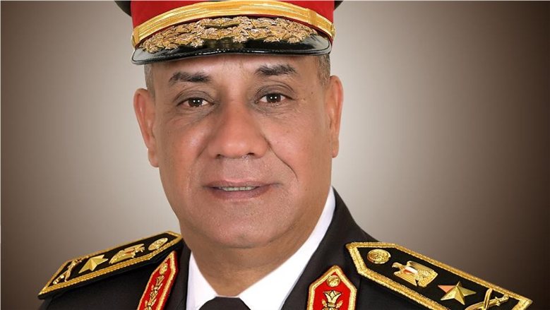 وزير الدفاع يشهد إجراءات تفتيش الحرب لأحد تشكيلات المنطقة الشمالية العسكرية