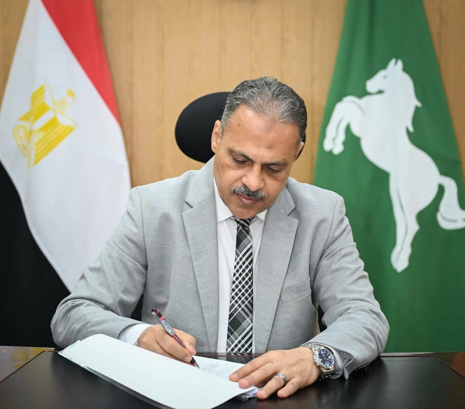 إعادة تعيين 1880 من العاملين بالمدارس والإدارات التعليمية بالشرقية (تفاصيل)
