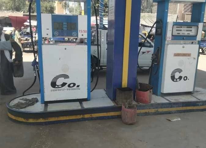 ضبط محطتي وقود لتصرفهما في 30 طنًا من السولار وبيعها بالسوق السوداء بقنا