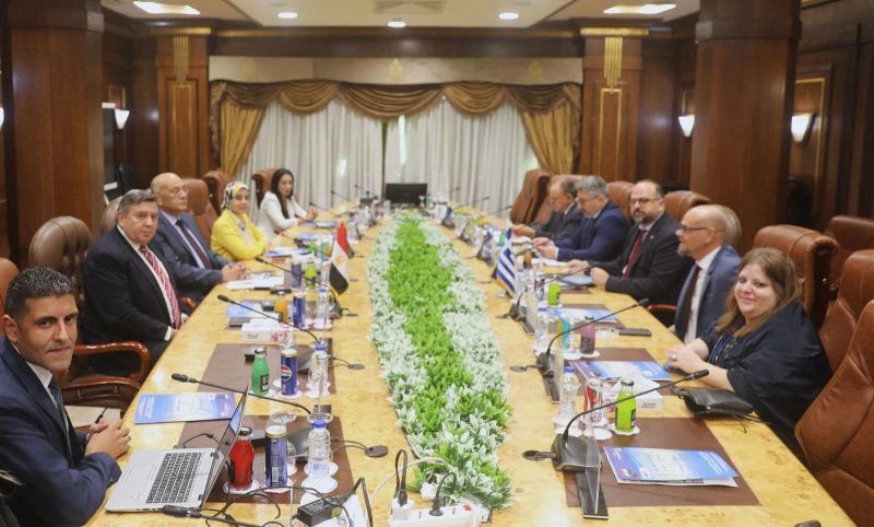 لتعزيز التعاون في النقل البحري والسياحة.. وفد يوناني رفيع المستوى يزور ميناء الإسكندرية (صور)