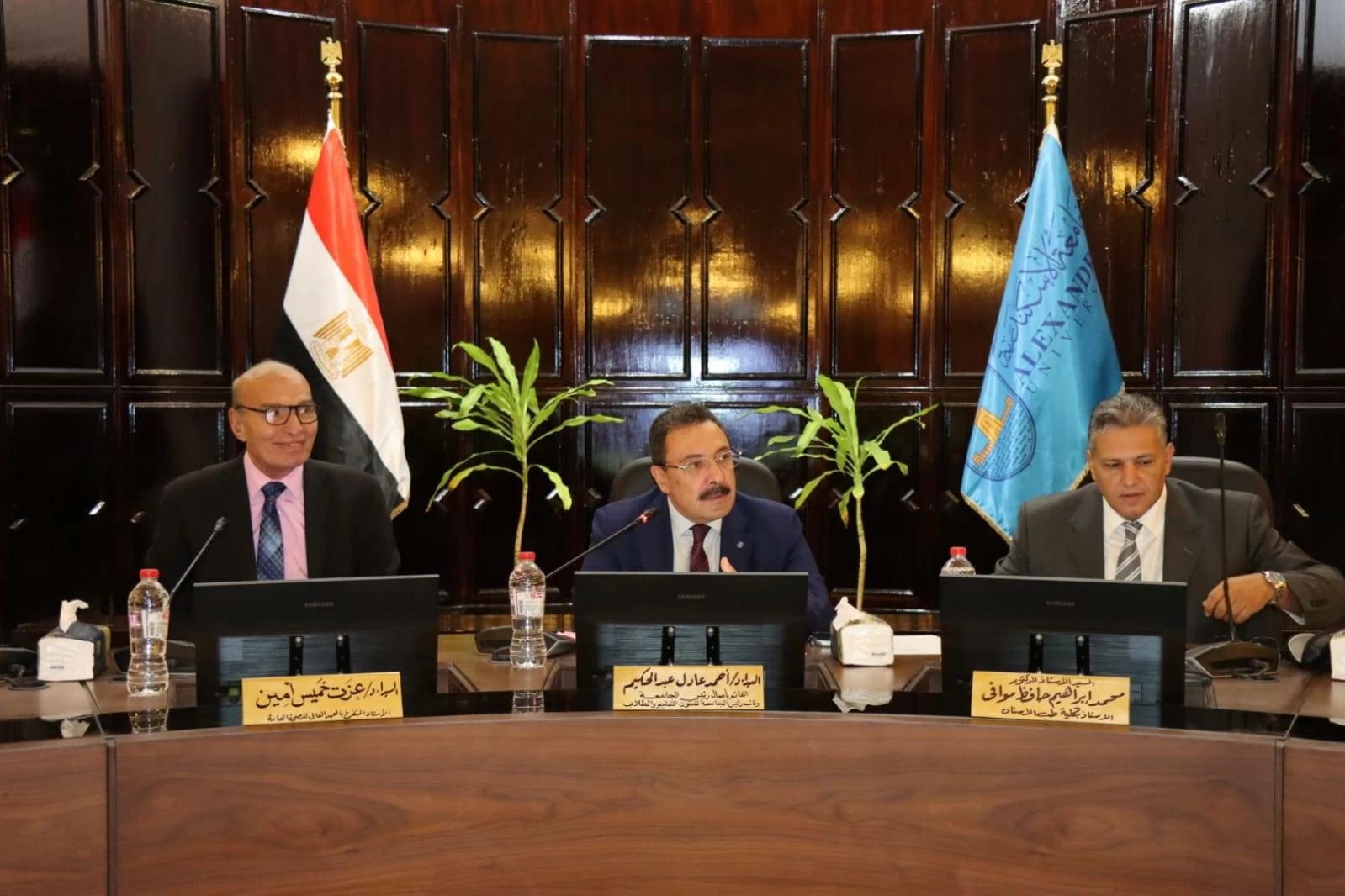 جامعة الإسكندرية تدعو وكلاء الكليات لفتح قنوات مستمرة للحوار مع الطلاب