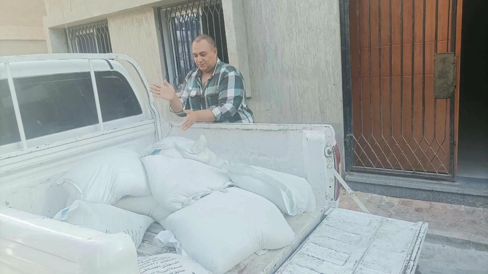 ضبط تجار تموين لتجميع 1.2 طن دقيق مدعم بالعريش
