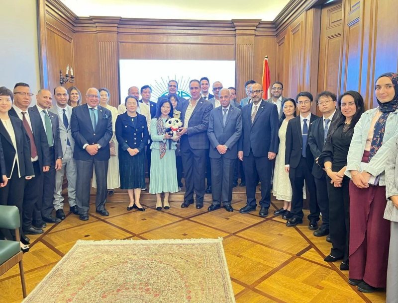 «رجال أعمال إسكندرية» تبحث مع وفد مقاطعة سيتشوان تعزيز التعاون فى الموانئ والطاقة المتجددة