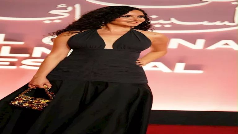 ركين سعد تتألق بالأسود في ثالث أيام مهرجان الجونة