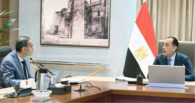 «مدبولى» يستعرض طروحات الشركات الحكومية المستهدفة مع «الرقابة المالية»