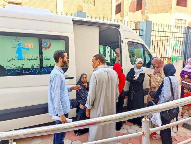 تقديم الخدمة الطبية بالمجان لأكثر من 2200 مريض في قافلة علاجية بالشرقية
