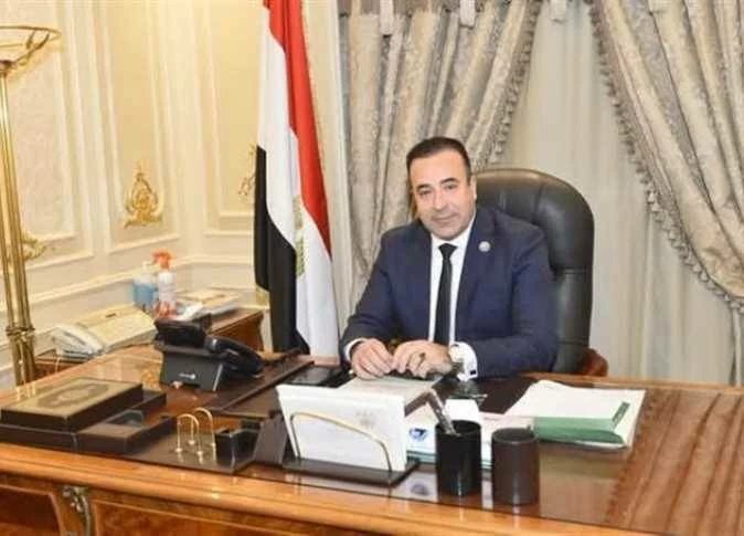 «بدوى»: انتهاء تسجيل 70٪ من أرقام المحمول غير المسجلة.. وحجب الخطوط غير المحدثة