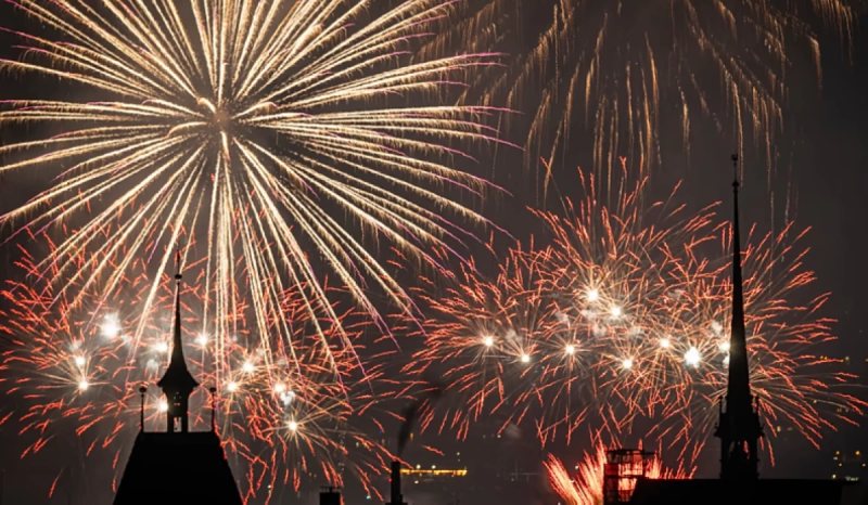 تثير ذعر الحيوانات وتلوث الهواء.. سويسرا تتجه لحظر الألعاب النارية على غرار هولندا (تفاصيل)