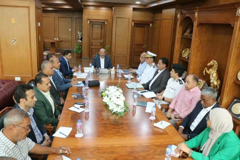 تكليفات تنفيذة لرؤساء الأحياء بتكثيف العمل الميداني وتحسين الخدمات بالسويس