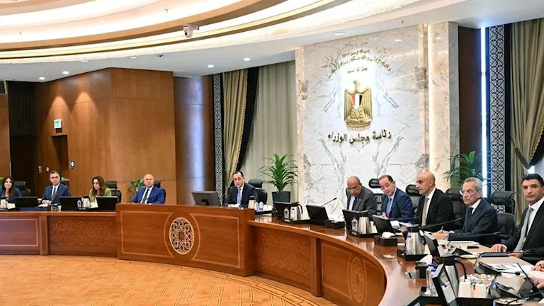 الحكومة توافق على شراكة مع القطاع الخاص في المياه والكهرباء والتموين