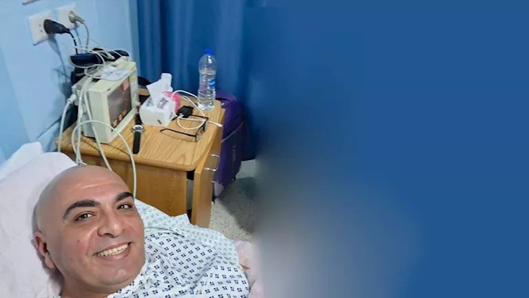 الشاعر محمد عاطف يطمئن جمهوره بعد خضوعه لجراحة في القلب