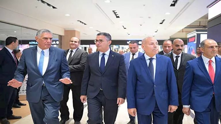 وزير التموين يفتتح فرعًا تجاريًا جديدًا بالتجمع الخامس بحضور محافظ القاهرة - صور