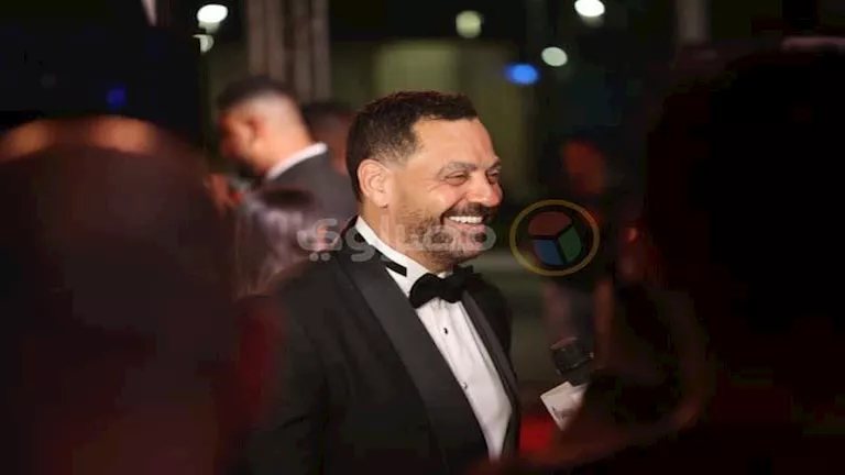 فيديو| طارق العريان يكشف كواليس نجاح كليب "لولا البنات لعمرو دياب"