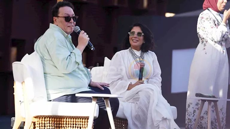 محمد ياسين يحاور منى زكي بجلسة تكريمها في مهرجان الجونة السينمائي