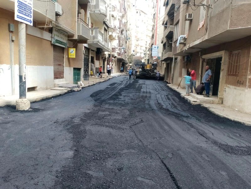 بدء أعمال رصف شوارع تقسيم الحقوقيين بالوليدية في أسيوط