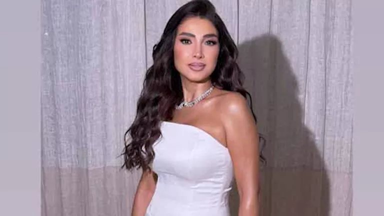 روجينا تشارك جمهورها أحدث جلسة تصوير من مهرجان الجونة.. والجمهور: "بتصغري"