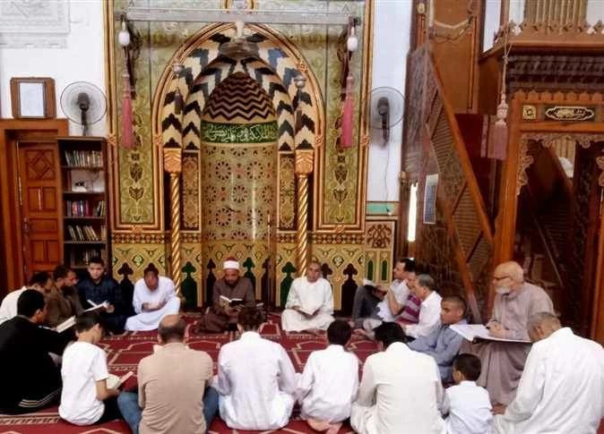 استعدادًا لصلاة الجمعة.. لجان مرورية لمتابعة الانضباط الإداري والدعوي بإدارات المنيا