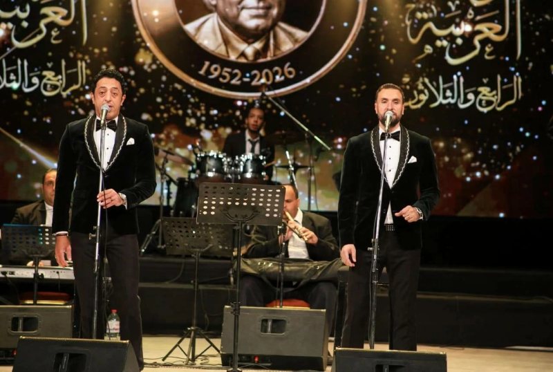 ما الأغاني التي قدمتها فرقة «على مر الأجيال» خلال حفل مسرح سيد درويش في الإسكندرية؟ (صور)