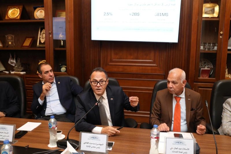 «رجال أعمال إسكندرية» و«رئيس مصلحة الجمارك» يبحثان تقليص زمن الإفراج وتعزيز حركة التجارة