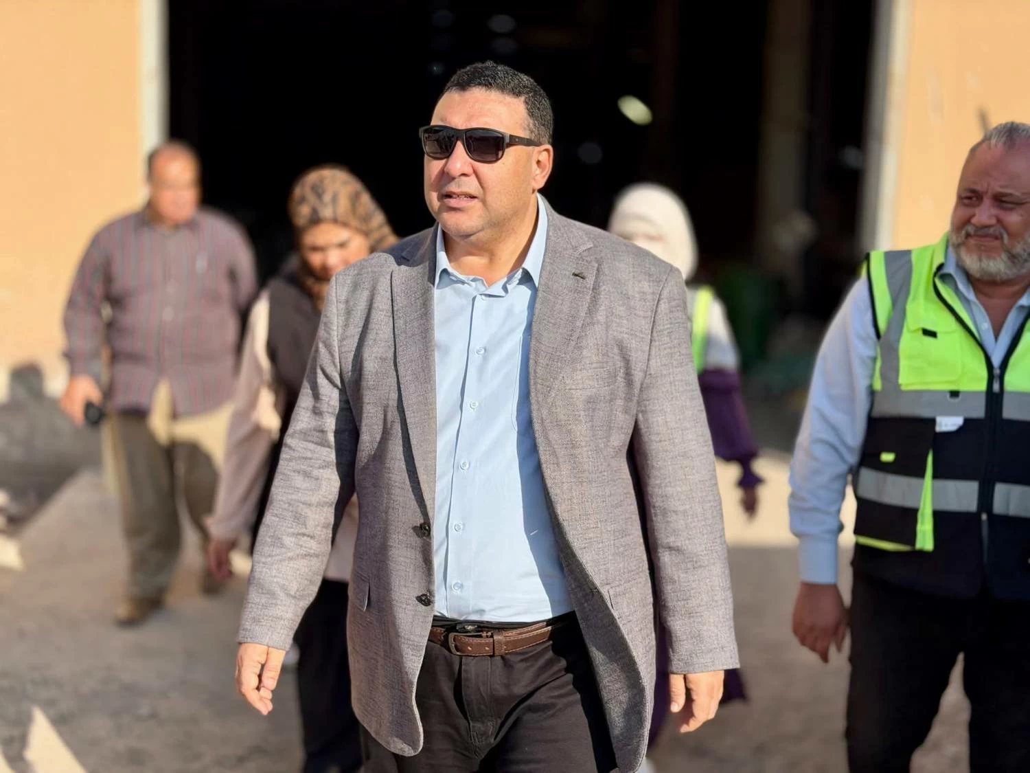 فحص مولدات الديزل لعدم توقف محطات المياه عند انقطاع التيار الكهربائي بمحافظات القناة