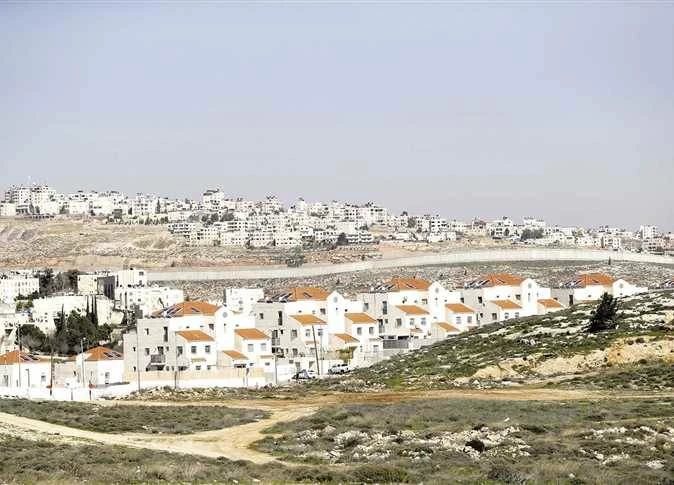 بريطانيا تحث الشركات على عدم المشاركة في مشروع «إي 1» الاستيطاني بالضفة الغربية