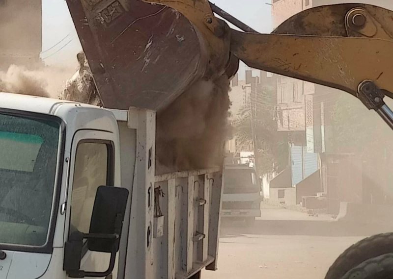 رفع 90 طن مخلفات يومياً وتوزيع 73 حاوية بالأحياء في أسوان