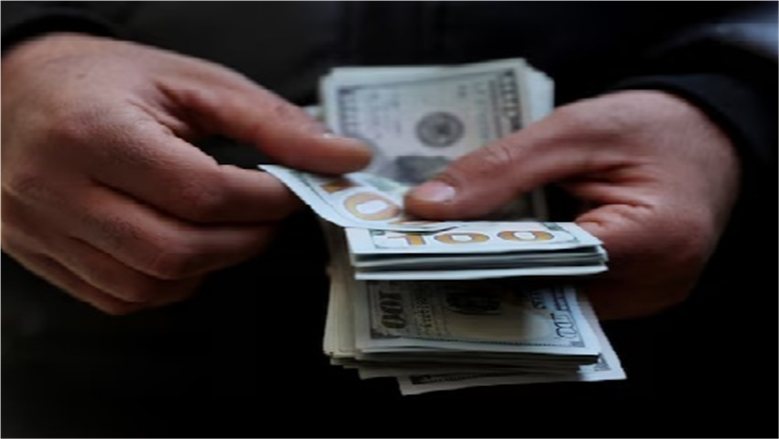 الدولار يتراجع أمام الجنيه المصري في ختام تعاملات الثلاثاء.. وبنك مصر يسجل أعلى سعر