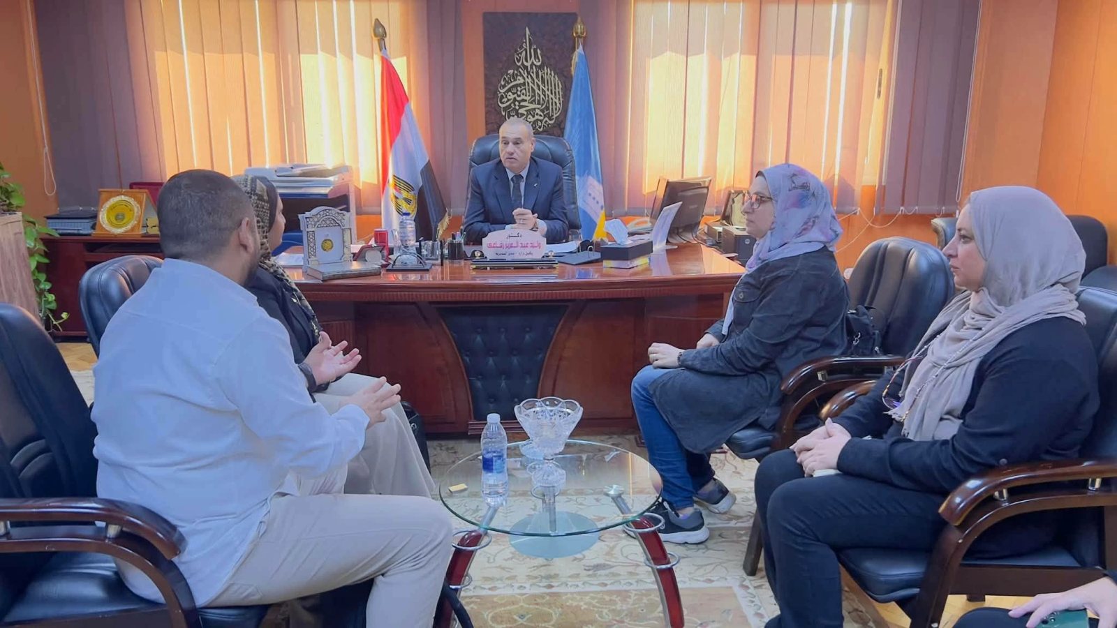 وفد مفوضية الأمم المتحدة لشؤون اللاجئين يبحث تطوير مساحات الأنشطة بمراكز الشباب بالإسكندرية (صور)