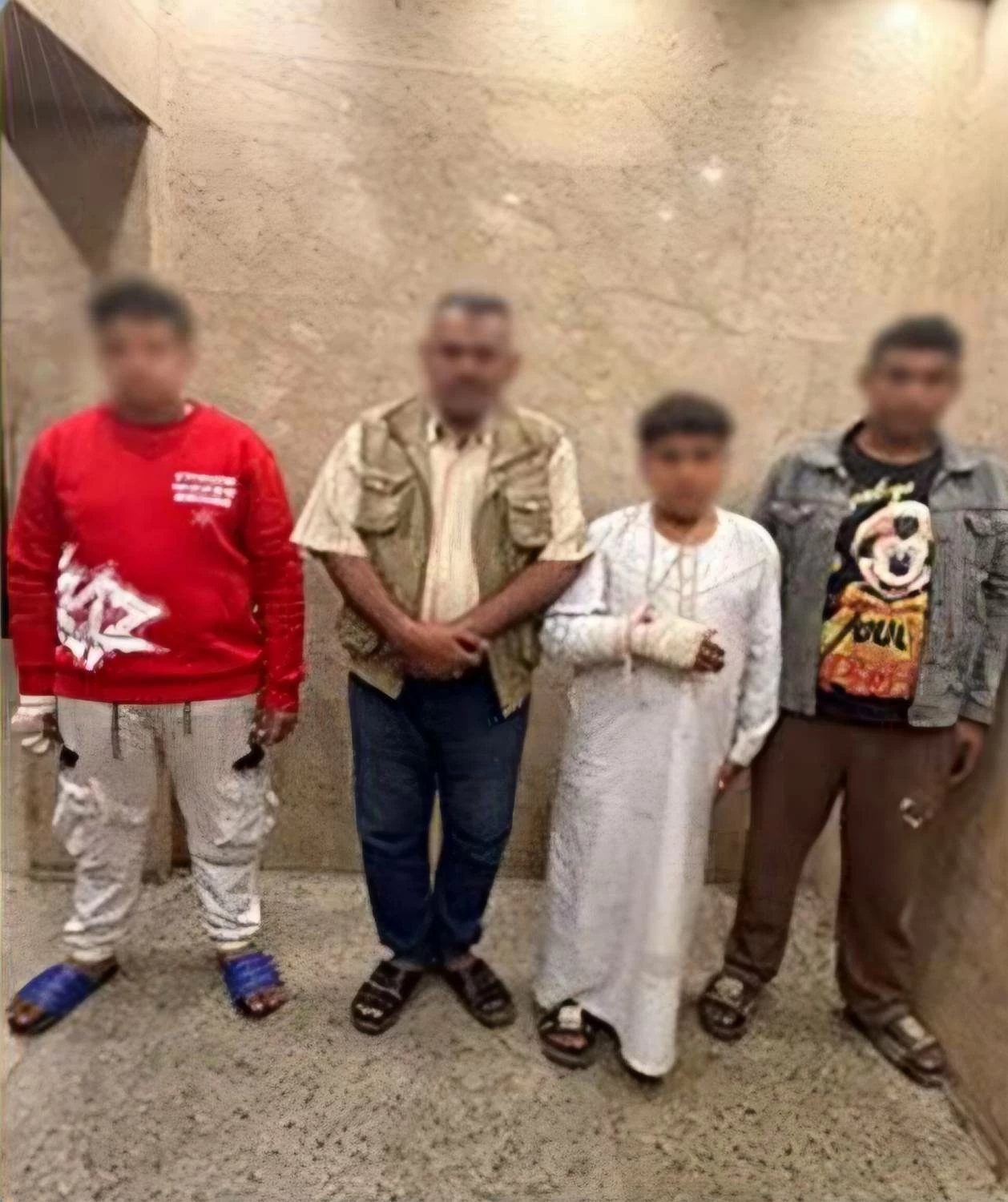 خلافات الأطفال تحولت لمعركة.. النيابة تحقق مع متهمين بالتعدي على عامل بالقليوبية